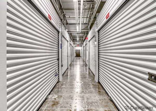 Facility photo: //images.sparefoot.com/medium/23529668930aee3de69.jpg