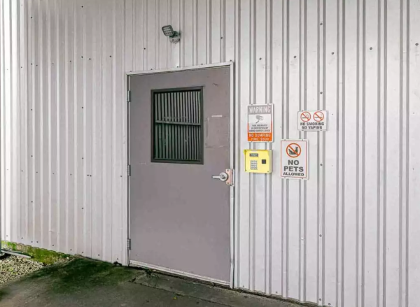 Facility photo: //images.sparefoot.com/medium/23533168cdbc6234b5d.png