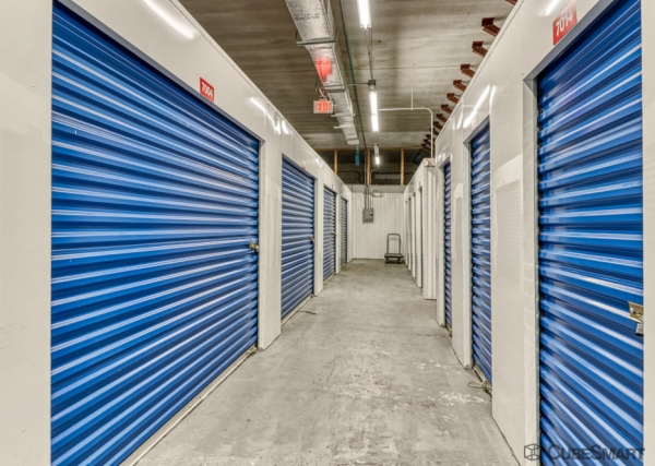 Facility photo: //images.sparefoot.com/medium/235371686f685d53bd0.jpg