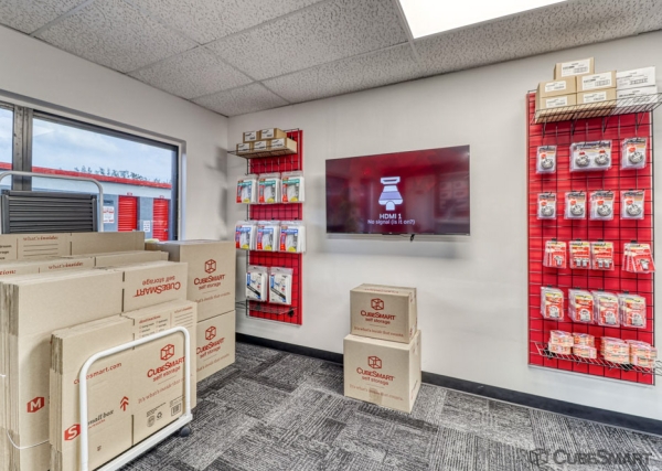 Facility photo: //images.sparefoot.com/medium/235371686f686153673.jpg
