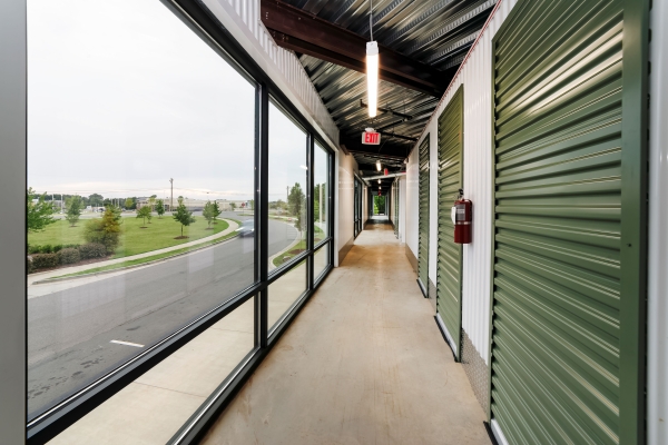 Facility photo: //images.sparefoot.com/medium/23540468adcb1b18796.jpg