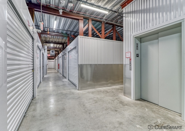 Facility photo: //images.sparefoot.com/medium/235446686f63e568060.jpg