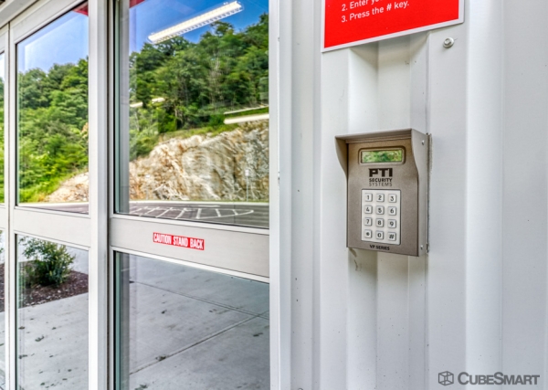 Facility photo: //images.sparefoot.com/medium/2354466943b07d69a8f.jpg