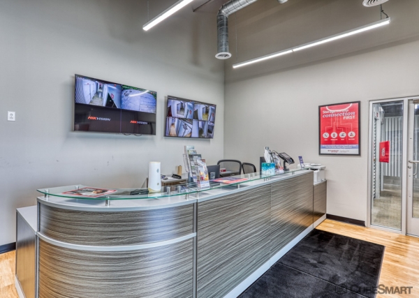 Facility photo: //images.sparefoot.com/medium/235447686f812a8b2e8.jpg