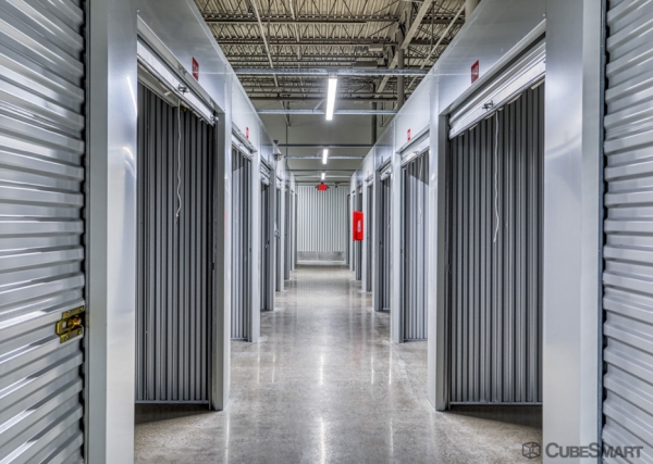 Facility photo: //images.sparefoot.com/medium/235447686f812bc2031.jpg
