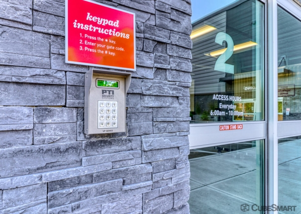 Facility photo: //images.sparefoot.com/medium/235455691ef3e6cd8ba.jpg