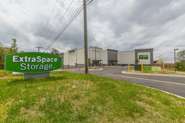 Facility photo: //images.sparefoot.com/medium/23546669d4f3bc895f2.jpg