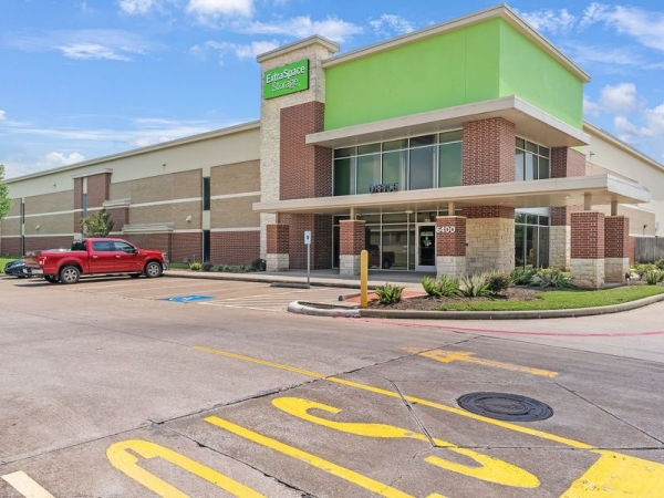 Storage Units at Extra Space Storage - 1973 - Missouri City - Highway 6 - 6400 Highway 6