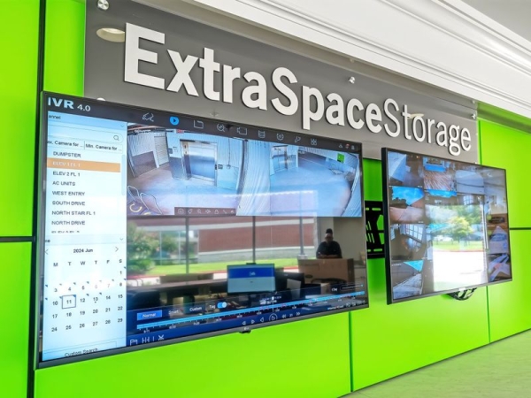 Storage Units at Extra Space Storage - 1973 - Missouri City - Highway 6 - 6400 Highway 6