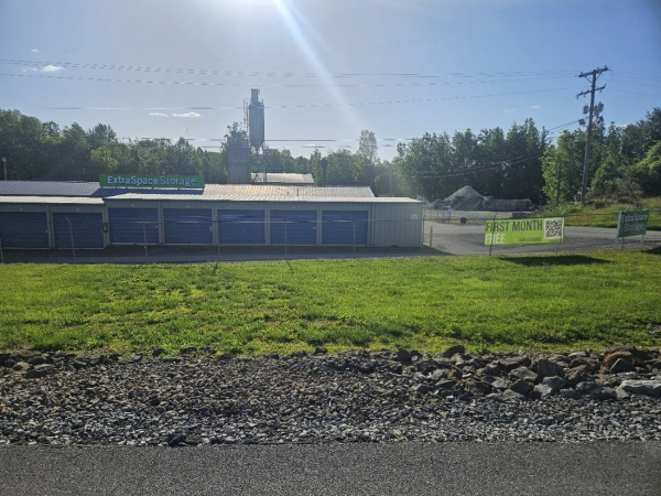 Facility photo: //images.sparefoot.com/medium/2354816a10465c3afc2.jpg