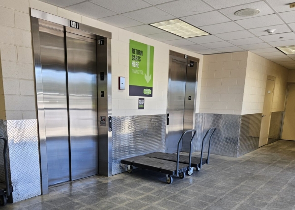 Facility photo: //images.sparefoot.com/medium/23549169e0d01b8c627.jpg