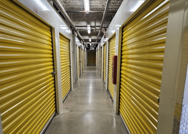 Facility photo: //images.sparefoot.com/medium/23549169e0d01d139d5.jpg