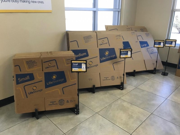 Storage Units at Extra Space Storage - 3484 - Henderson - Stufflebeam Ave - 1011 Stufflebeam Avenue