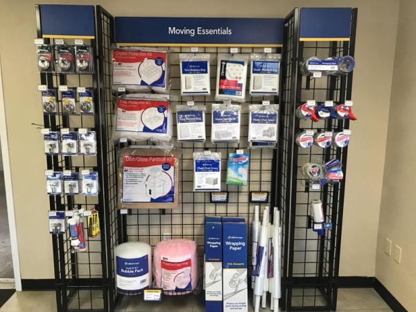 Storage Units at Extra Space Storage - 3484 - Henderson - Stufflebeam Ave - 1011 Stufflebeam Avenue