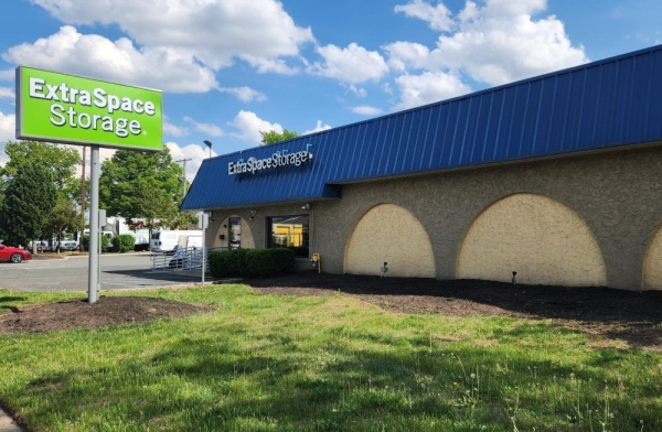 Facility photo: //images.sparefoot.com/medium/2354986994301781328.jpg