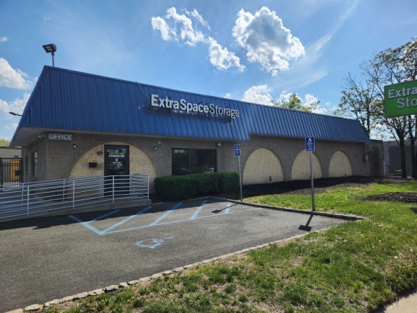 Facility photo: //images.sparefoot.com/medium/2354986994301c63ed7.jpg