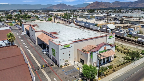 Facility photo: //images.sparefoot.com/medium/235499699430b40b309.jpg