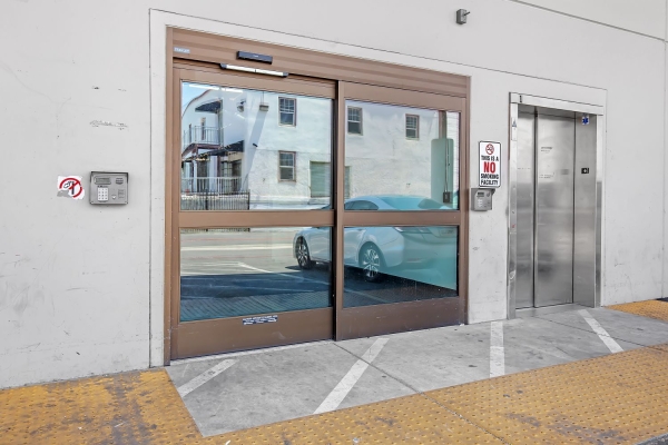 Facility photo: //images.sparefoot.com/medium/235499699430b6ca38f.jpg