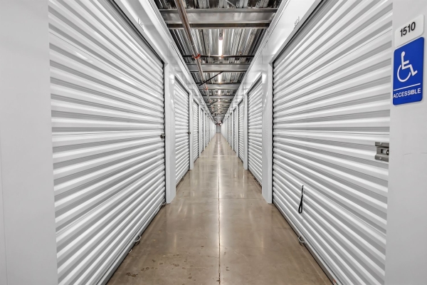 Facility photo: //images.sparefoot.com/medium/235499699430b795a68.jpg