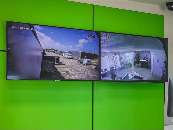 Facility photo: //images.sparefoot.com/medium/2355306994334e295a2.jpg