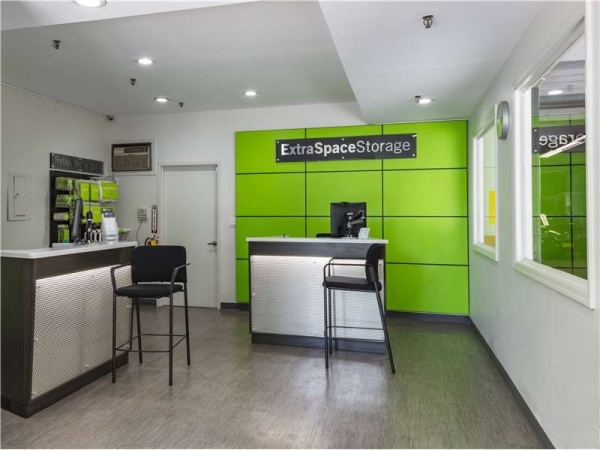 Storage Units at Extra Space Storage - 8878 - Bronx - Bronx Boulevard - 3240 Bronx Boulevard