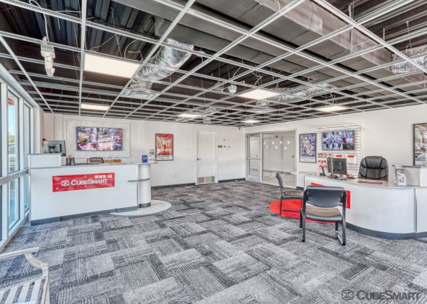 Facility photo: //images.sparefoot.com/medium/23556868833344ddcac.jpg