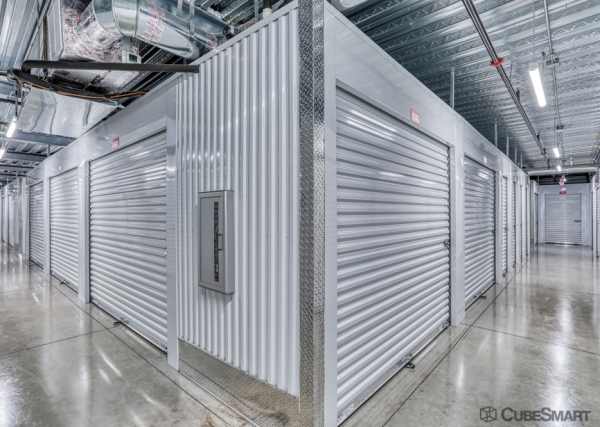 Facility photo: //images.sparefoot.com/medium/235568688333486969c.jpg