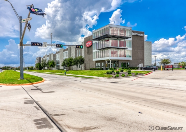 Facility photo: //images.sparefoot.com/medium/23565169de1296141e7.jpg