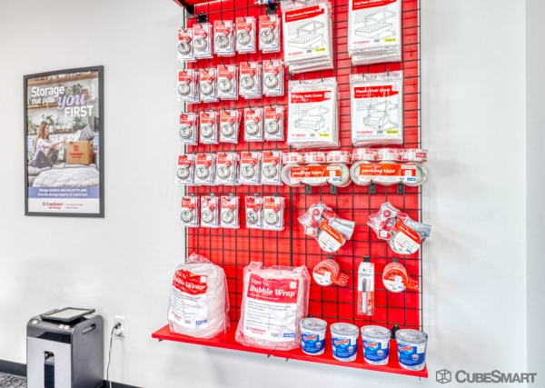 Facility photo: //images.sparefoot.com/medium/2356676903339558a4c.jpg