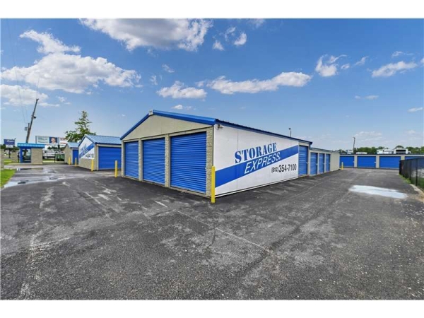 Facility photo: //images.sparefoot.com/medium/23567069942e499012e.jpg
