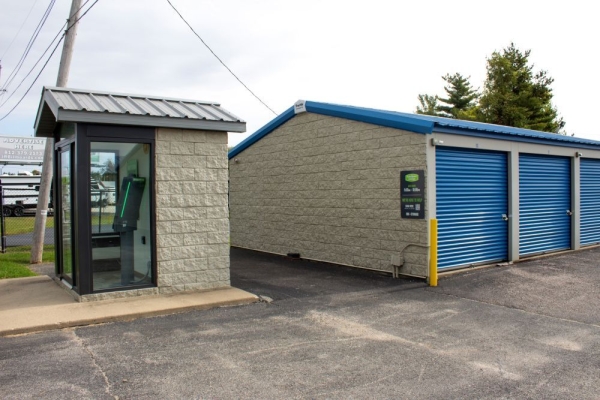Facility photo: //images.sparefoot.com/medium/23567069942e4c86b04.jpg