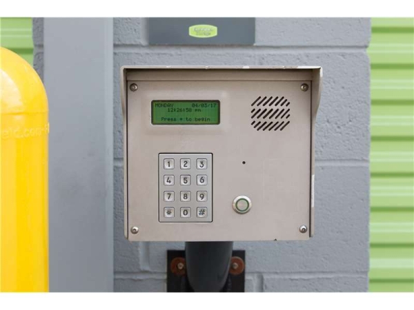 Facility photo: //images.sparefoot.com/medium/2357286994333116046.jpg