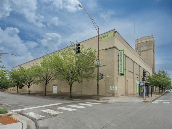 Facility photo: //images.sparefoot.com/medium/2357446729176a54e94.jpg