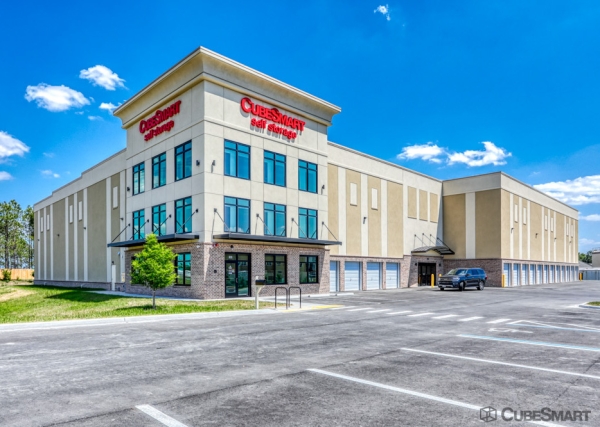 Facility photo: //images.sparefoot.com/medium/235747698ae91b6b14e.jpg