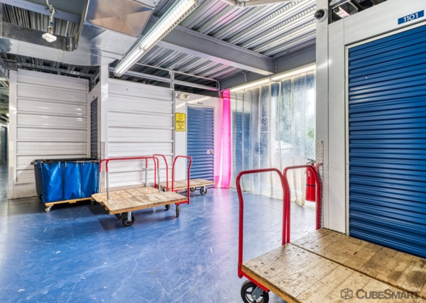 Facility photo: //images.sparefoot.com/medium/235748691ee4a5e7092.jpg