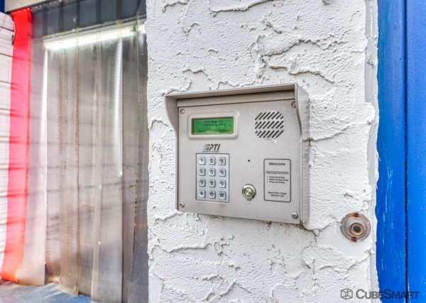 Facility photo: //images.sparefoot.com/medium/235748691ee4a834c0b.jpg