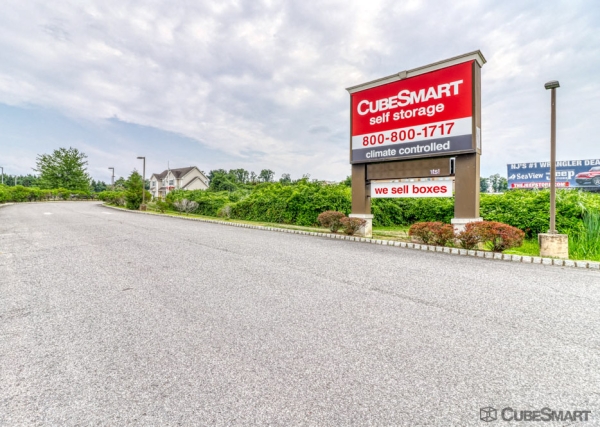 Facility photo: //images.sparefoot.com/medium/23574968b019e10aacf.jpg