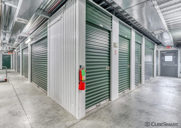 Facility photo: //images.sparefoot.com/medium/235749691452a099327.jpg