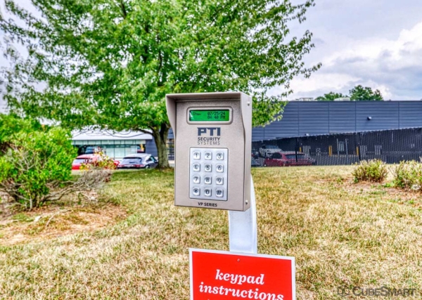 Facility photo: //images.sparefoot.com/medium/2357496943c269bc128.jpg