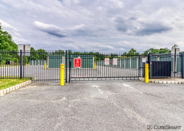 Facility photo: //images.sparefoot.com/medium/2357496a195a379503c.jpg
