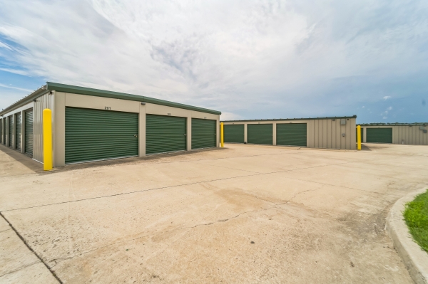 Facility photo: //images.sparefoot.com/medium/23576368951015c19ee.jpg