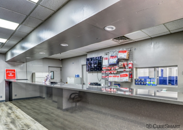 Facility photo: //images.sparefoot.com/medium/23577668947c837ebeb.jpg