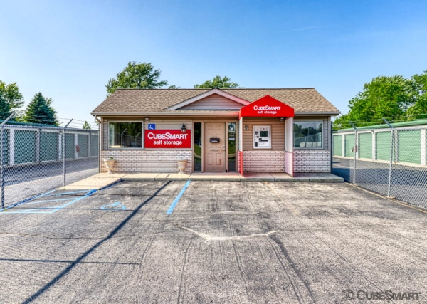 Facility photo: //images.sparefoot.com/medium/235825688b259195a76.jpg