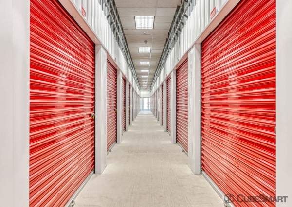 Facility photo: //images.sparefoot.com/medium/23582768946c9e35464.jpg