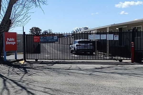 Facility photo: //images.sparefoot.com/medium/235919688e102de9f52.jpg