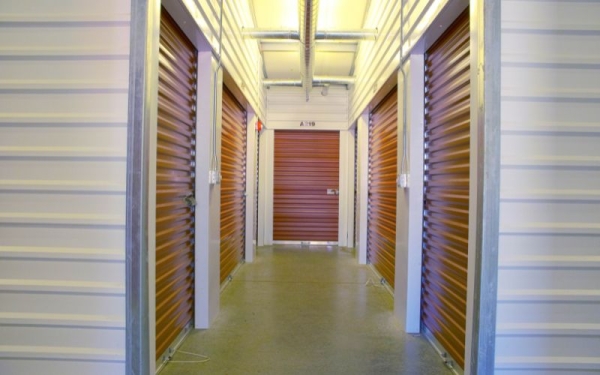 Facility photo: //images.sparefoot.com/medium/2359216622e67dd063b.jpg