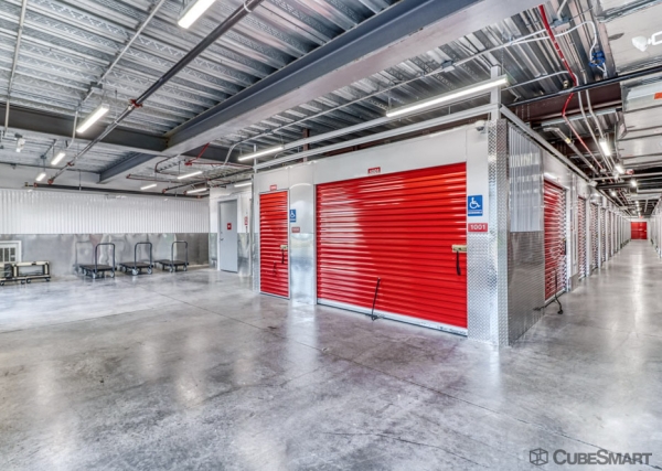 Facility photo: //images.sparefoot.com/medium/2359306971e8b7a7e7a.jpg