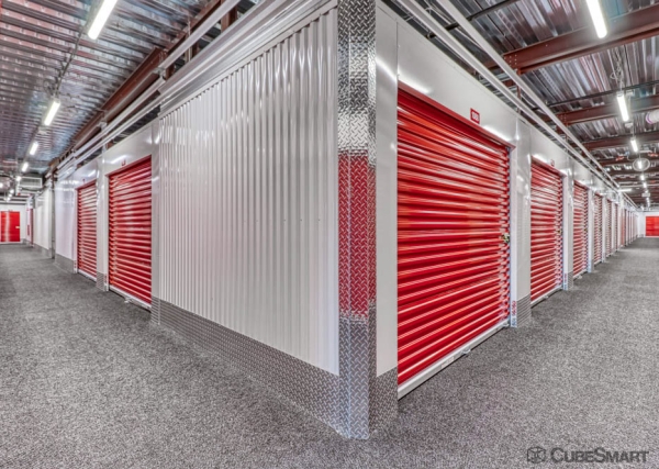 Facility photo: //images.sparefoot.com/medium/235931693a94153a5ec.jpg