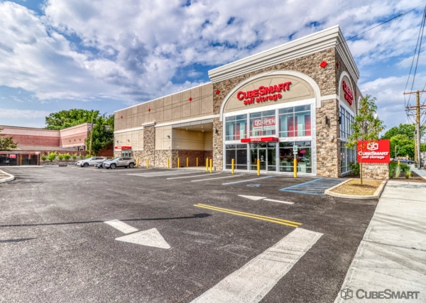 Facility photo: //images.sparefoot.com/medium/23593169788556c2b8d.jpg