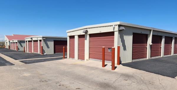 Facility photo: //images.sparefoot.com/medium/235943699430eb1e4d2.jpg